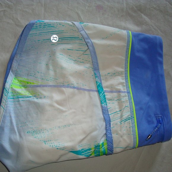 Lululemon Speed Shorts Size 6 - Picture 1 of 3